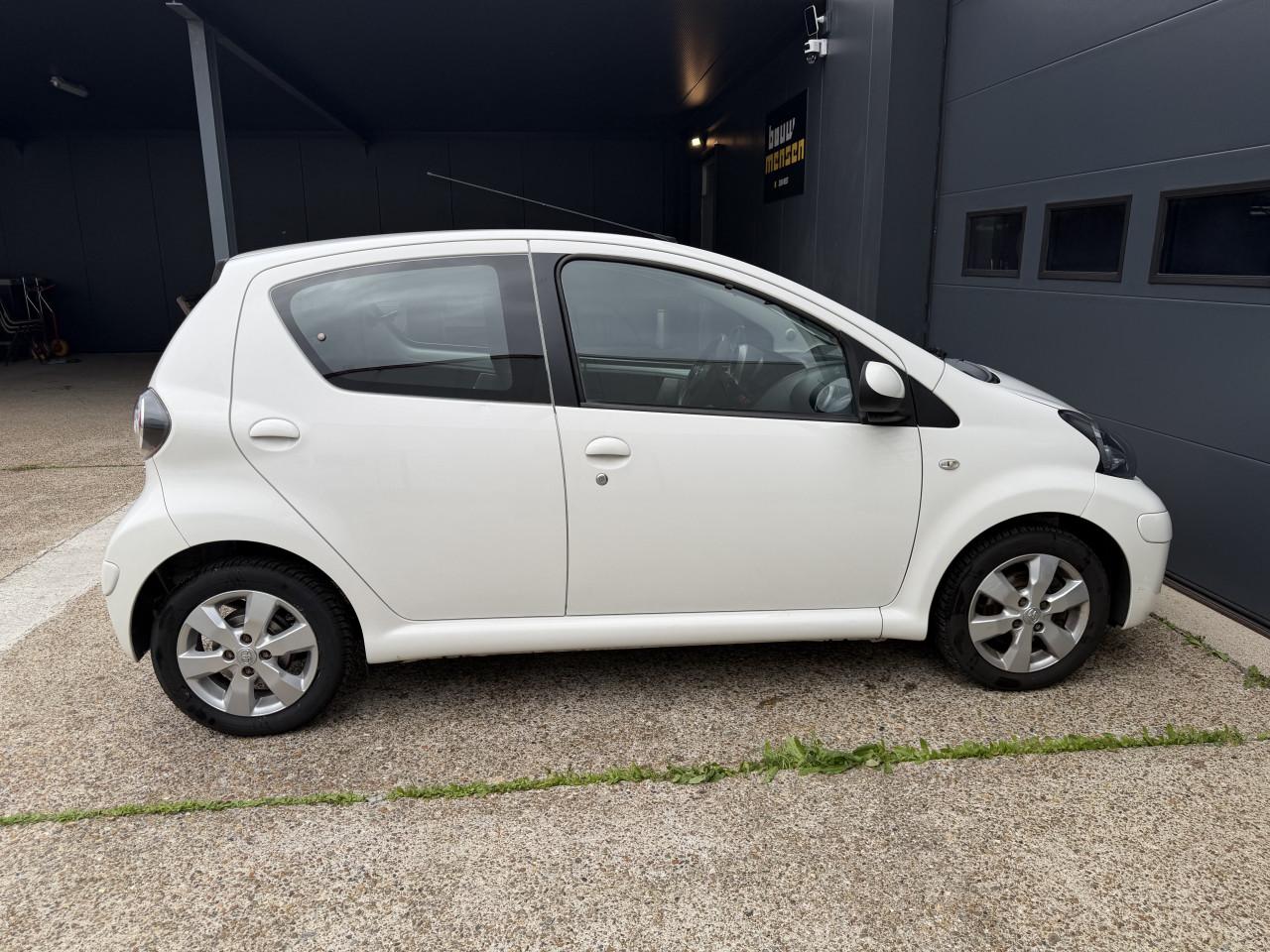 Toyota Aygo 1.0 12V Vvt-i 5DRS Wit 2011 Airco Apk Carplay