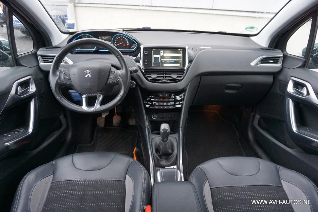 Peugeot 2008 1.2 vti allure pack premium plus