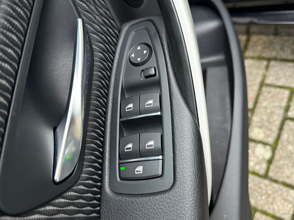 BMW 3-serie 318i executive
