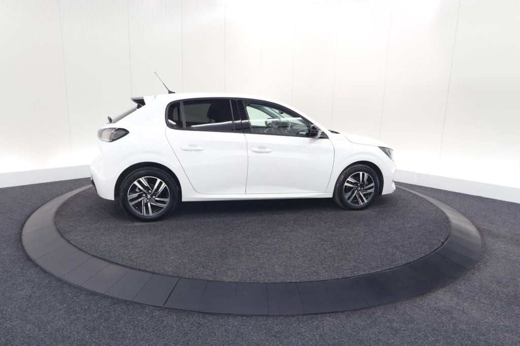 Peugeot 208 puretech 100 allure pack | camera | apple carplay | stoelverwar