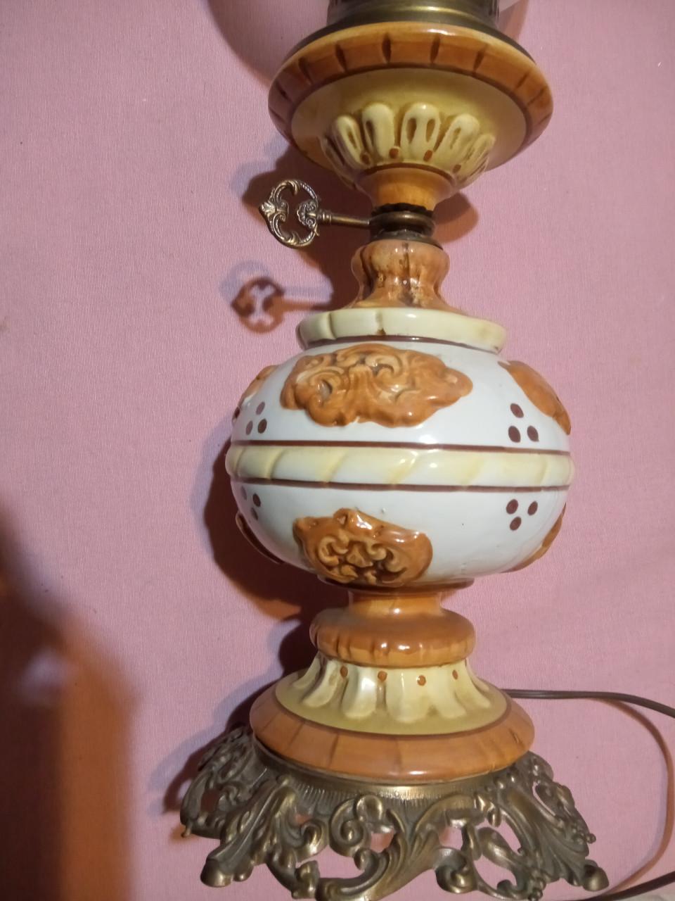 Oude Petroleumlamp omgebouwd naar elektrisch