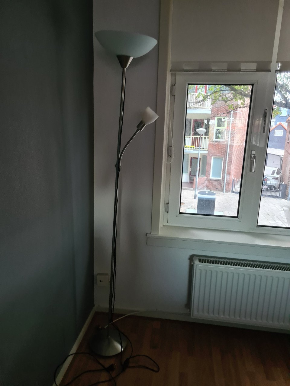 Staande lamp met glas (moet spoedig weg)
