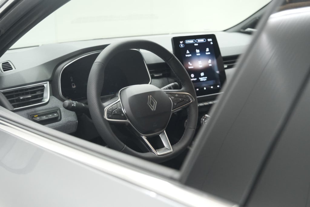 Renault Clio 1.6 e-tech full hybrid 145 techno | 360 camera | bose audio | 