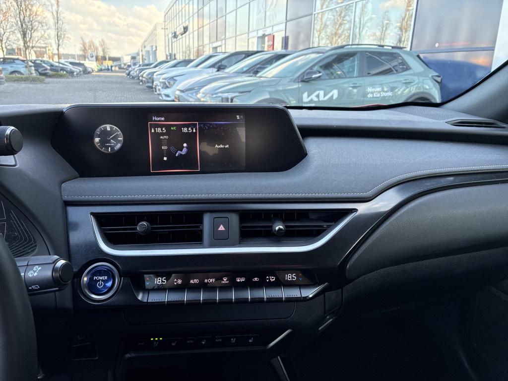 Lexus Ux 300e luxury 54 kwh | leder | stoelverwarming en -koeling | elektri