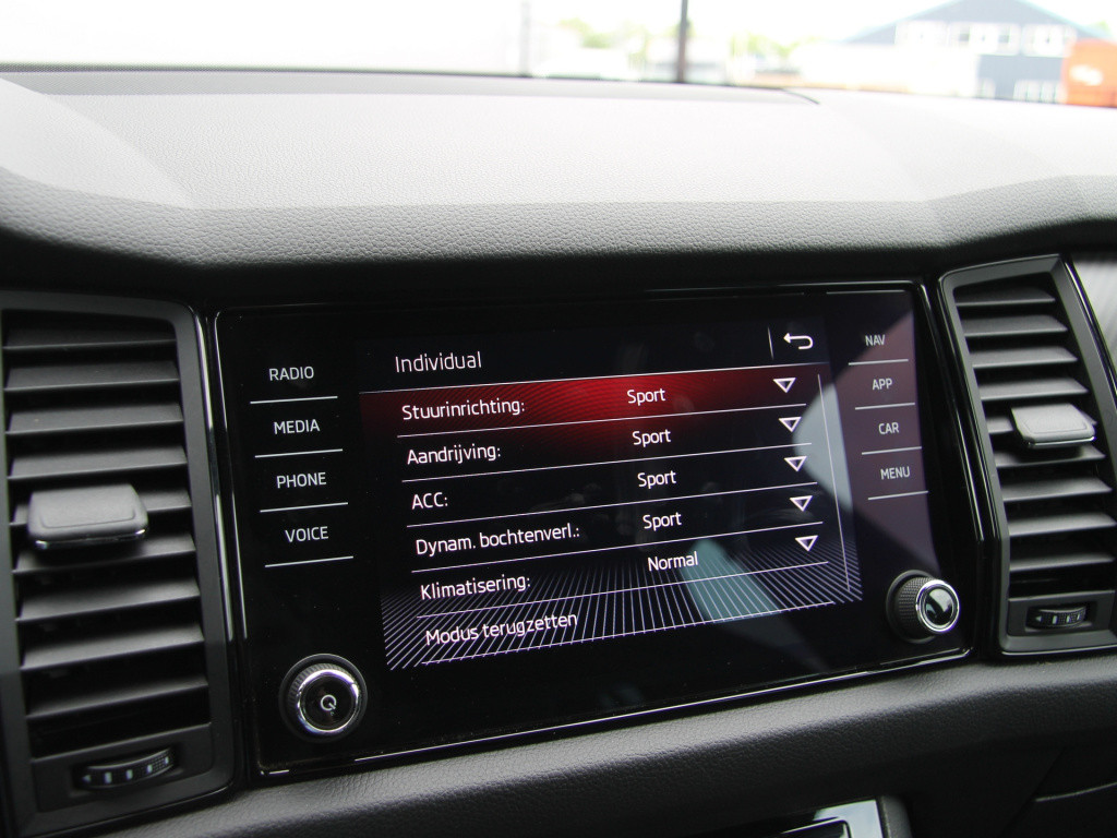 Skoda Kodiaq 1.5 tsi sportline 7p | acc | camera | trekhaak