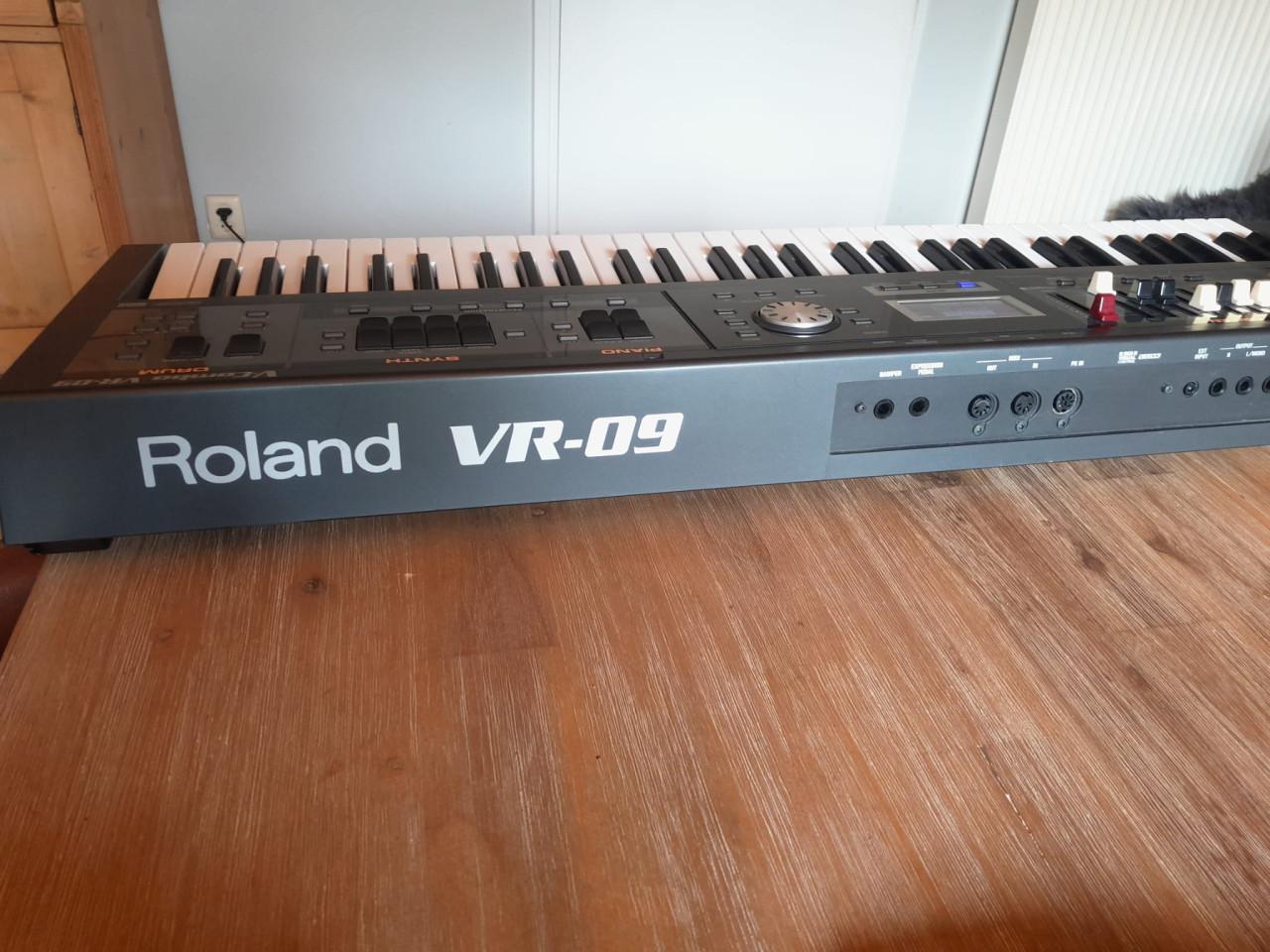 Roland VR-09 Keyboard