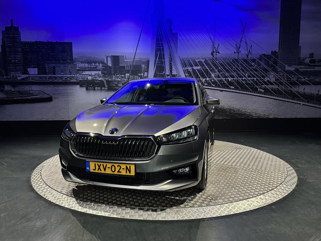 Skoda Fabia 1.0 tsi business edition *camera*pdc*winterpack*app*navi*