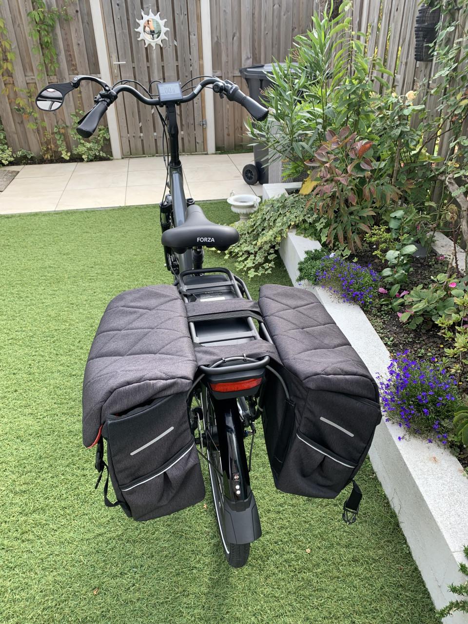Elektrische fiets, merk FORSA, extra lage instap, zwart.