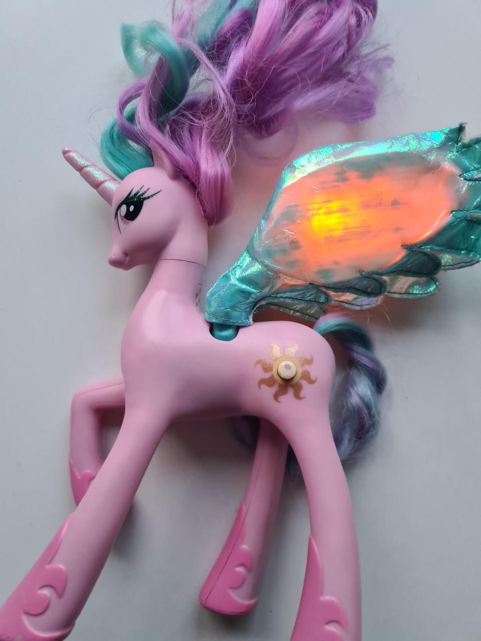 My Little Pony Prinses Celestia kan praten en geeft licht