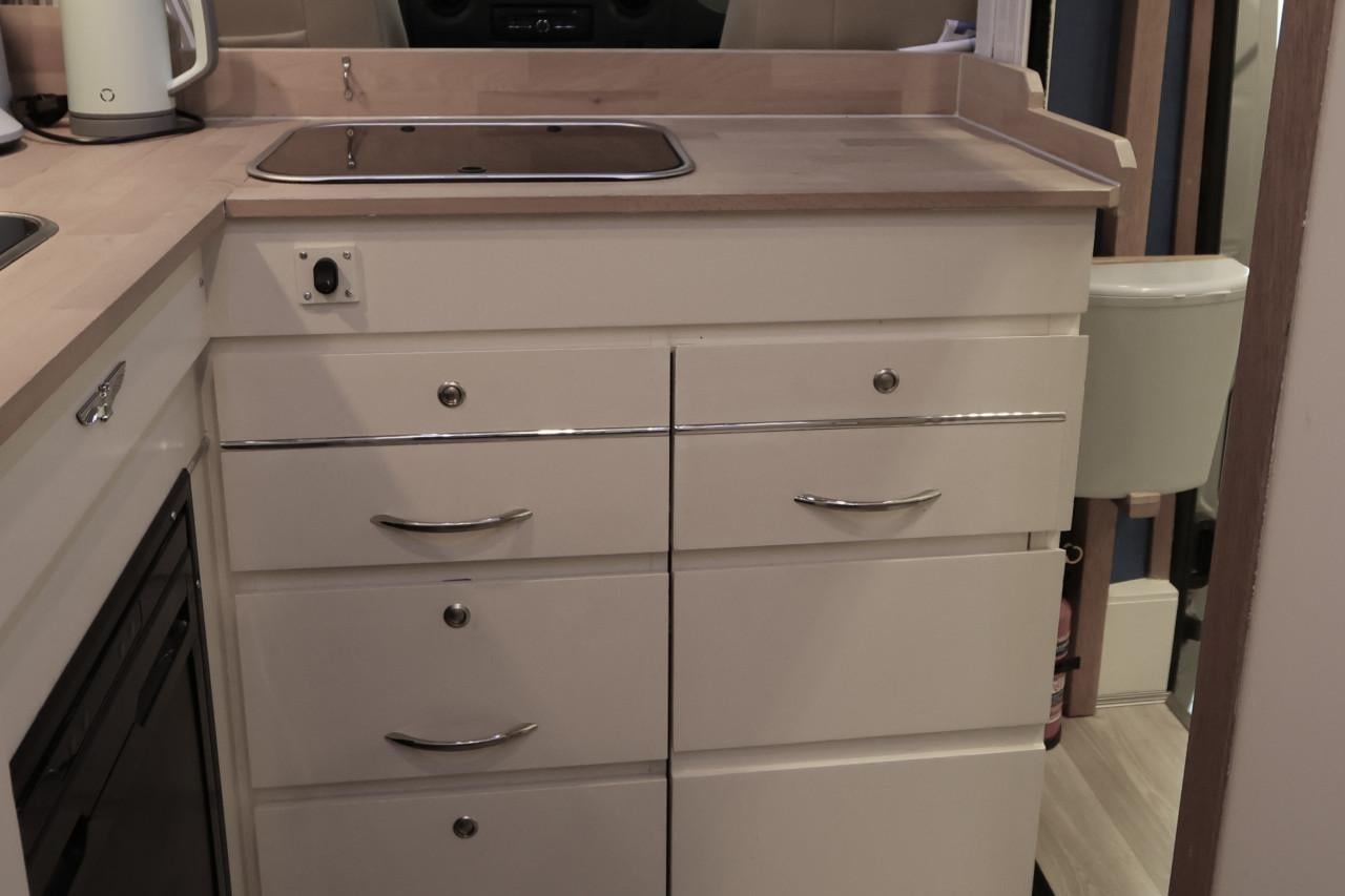 Renault Master, automaat, professioneel ingebouwd 2024/ 2025, top conditie.