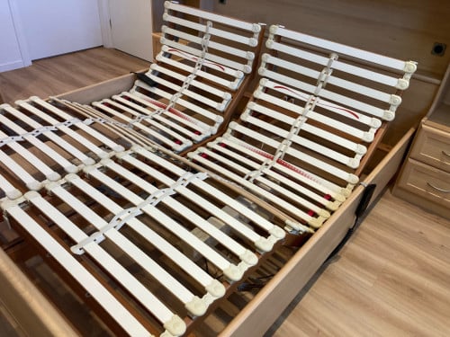 2x eletrisch bedienbare lattembodem (80x200)