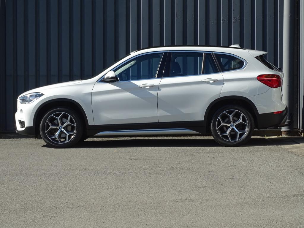 BMW X1 sdrive18i x-line | leder | led