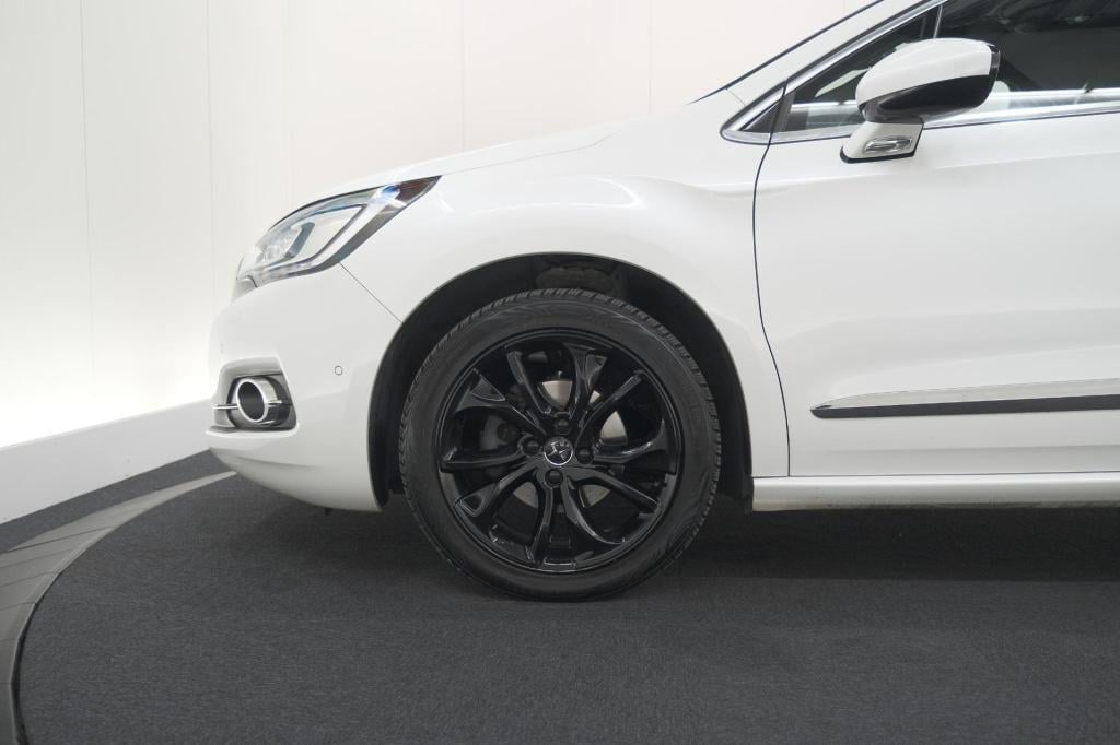 Ds Ds 4 puretech 130 performance line | camera | dodehoekdetectie | stoelma