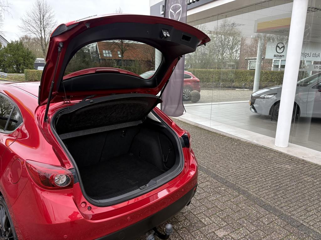Mazda 3 2.0 ts+ trekhaak 18" velgen