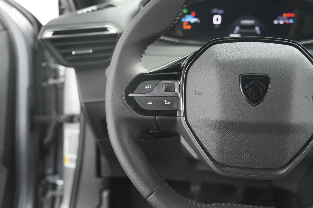 Peugeot 2008 puretech 100 allure | camera | navigatie | apple carplay | par