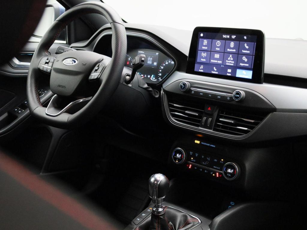 Ford Focus wagon 1.0 ecoboost hybrid st line style | trekhaak | climate con