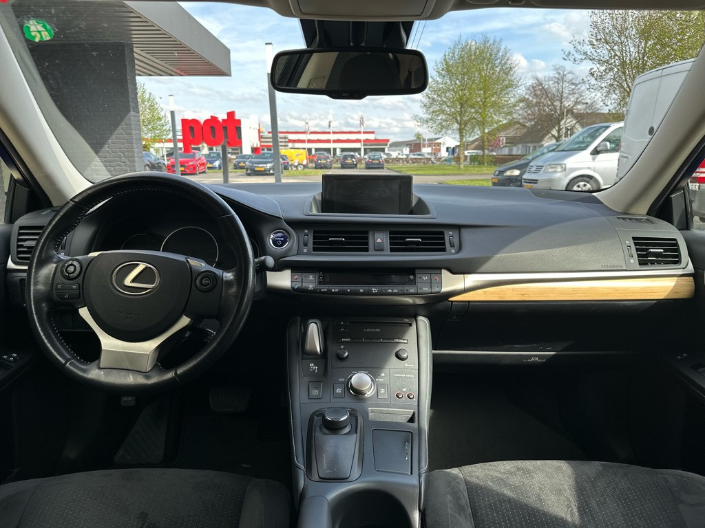 Lexus Ct 200h 25th edition