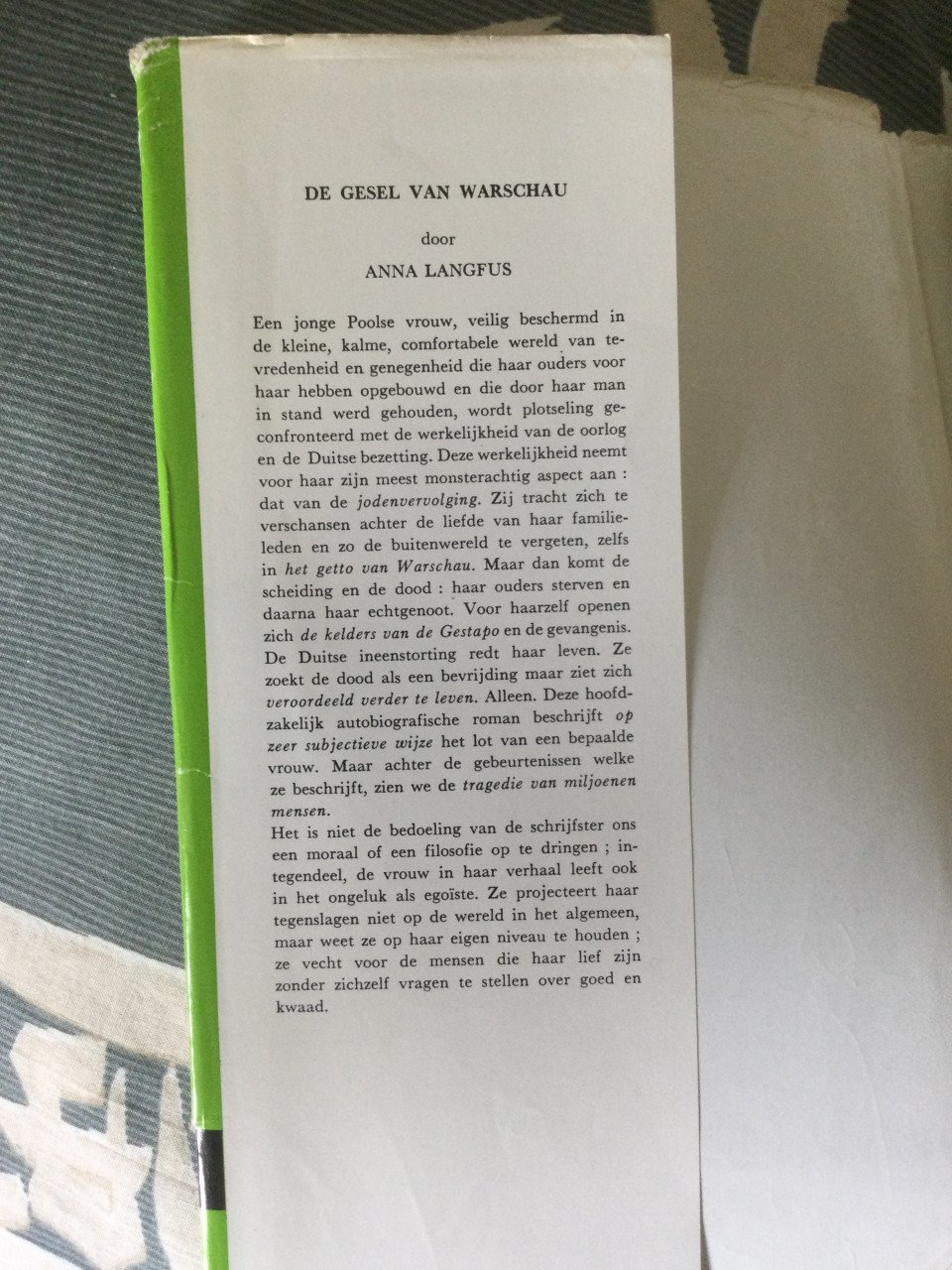 De Gesel van Warschau Mooi boek, veroordeeld om verder te leven