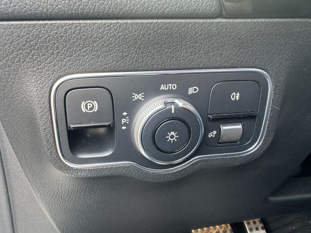 Mercedes-Benz B-Klasse 180 business solution amg