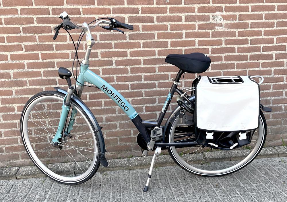 Nette lichtgewicht damesfiets Montego met fietstassen