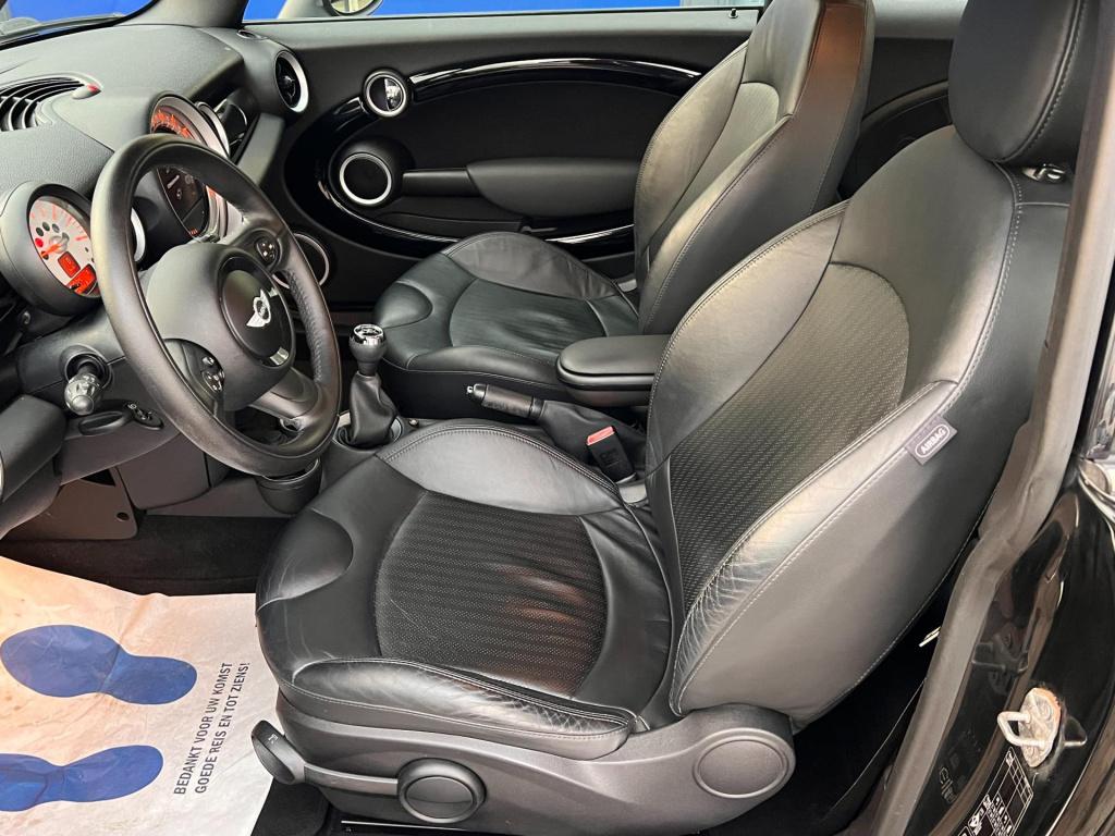 Mini Cooper mini 1.6 10 years ii, navigatie, leer, lm velgen enz...