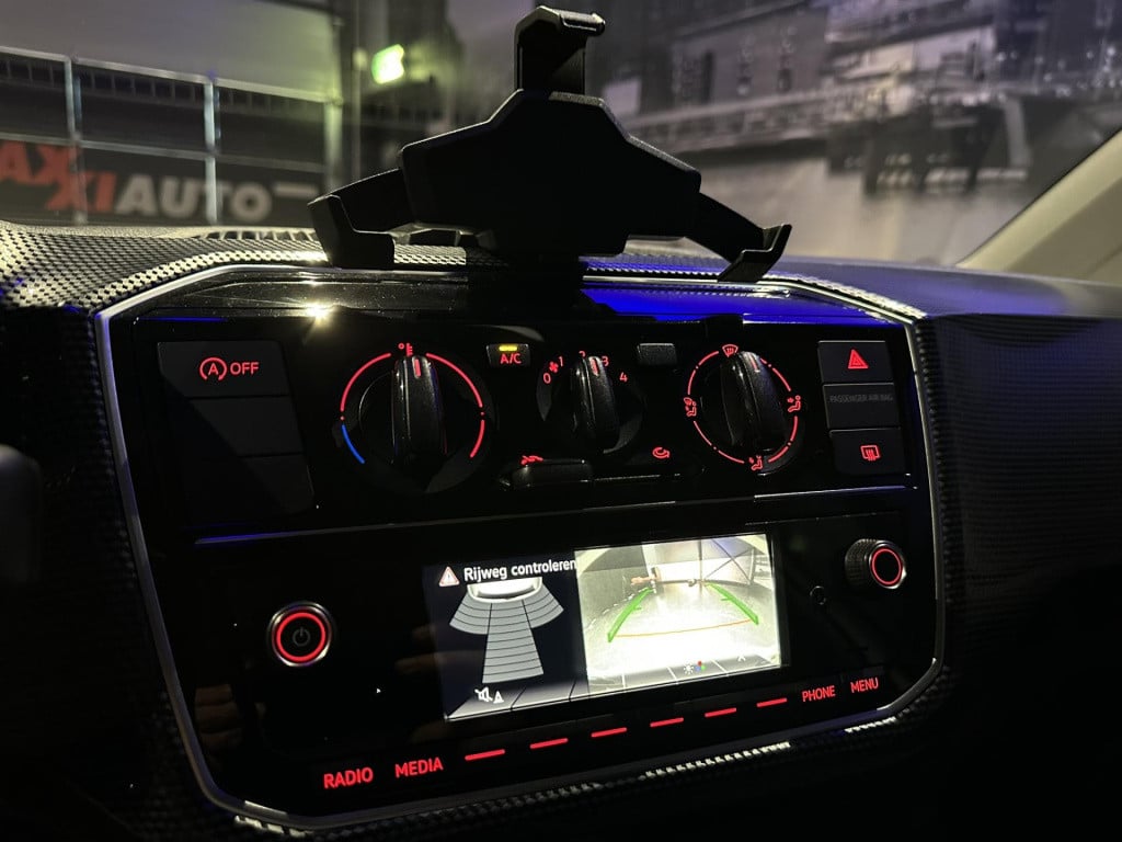 Volkswagen UP! 1.0 bmt move up! *camera*pdc*cruise*