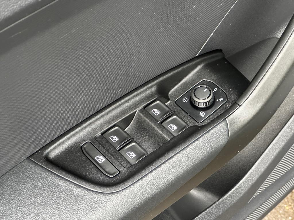 Audi A1 allstreet 30 tfsi 110pk s-tronic business edition | led | adap. cru