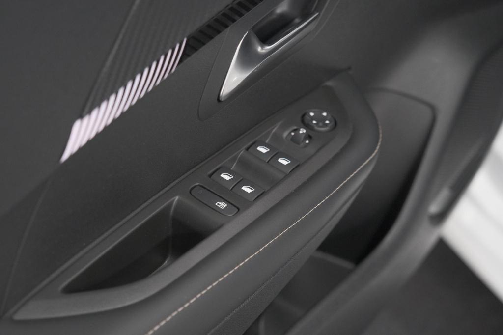 Peugeot 208 ev allure 50 kwh | soh 99,9% | 11 kw laadfunctie | apple carpla