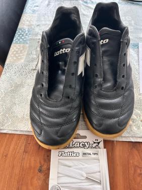 Voetbalschoenen mt 41