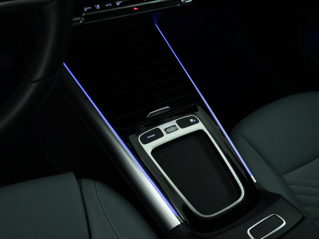 Mercedes-Benz Gla-klasse 250 e face lift plug-in hybride | dodehoek assist 