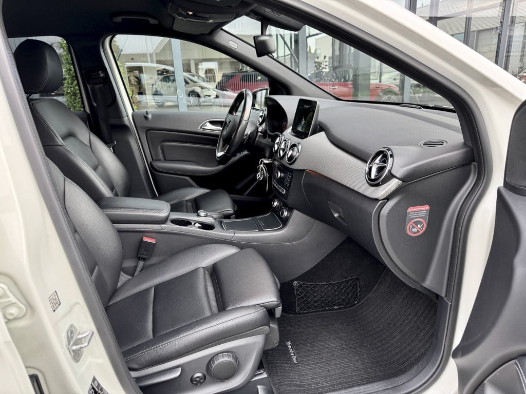 Mercedes-Benz B-Klasse 180 activity edition navi ecc cruise
