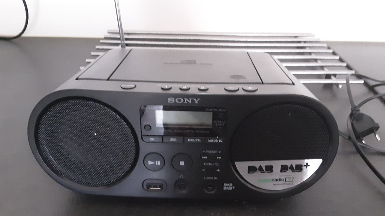 Dab radio