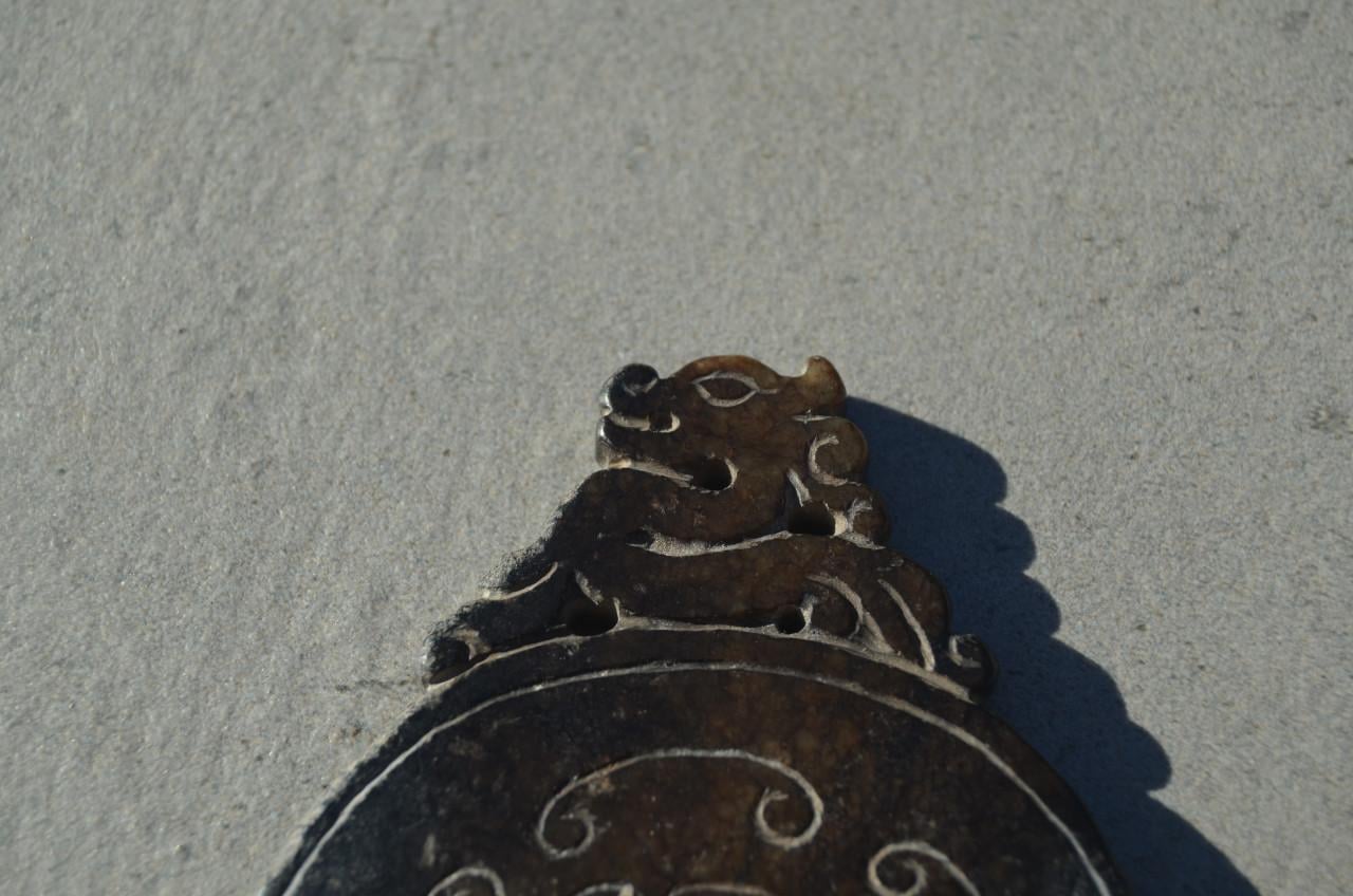 Antieke Chinese jade hanger (bi-schijf of Yu Bi?)