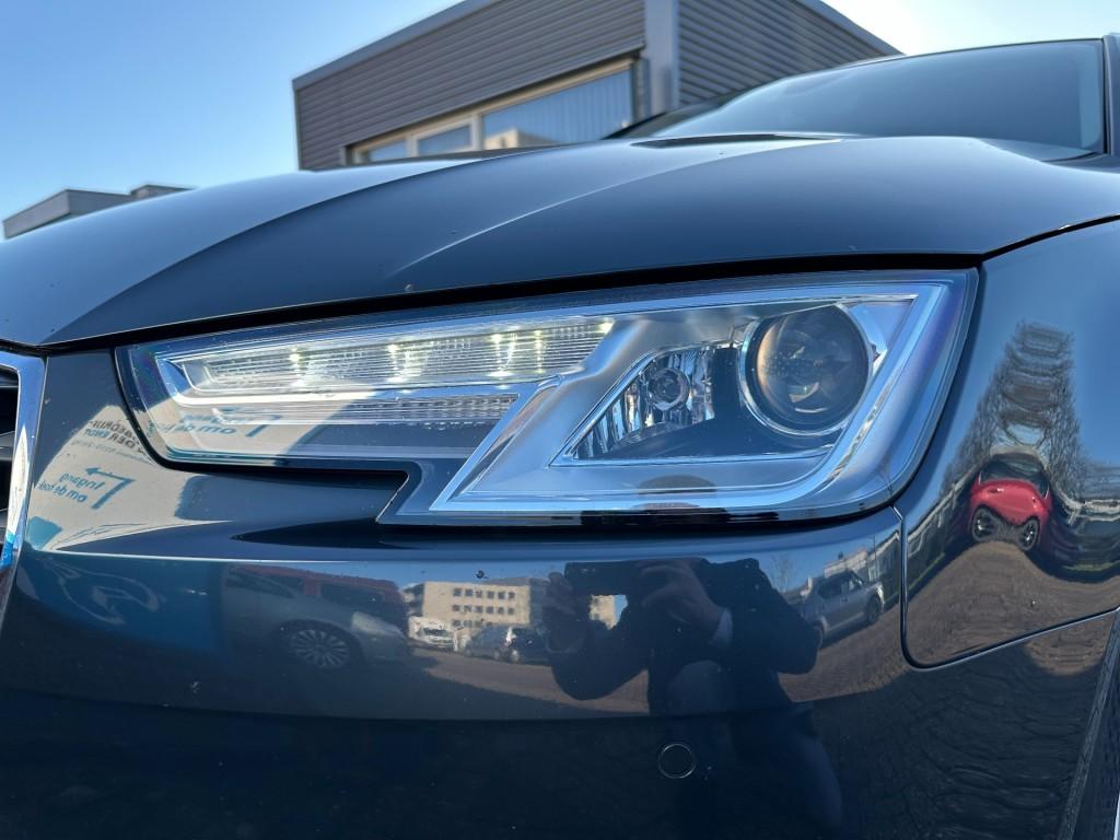 Audi A4 2.0 tdi design pro line uitklapbare trekhaak stoelverwarming
