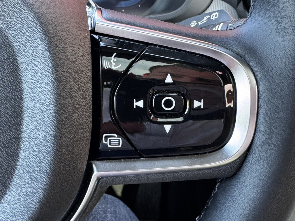 Volvo XC60 2.0 t6 plug-in hybrid awd plus black edition