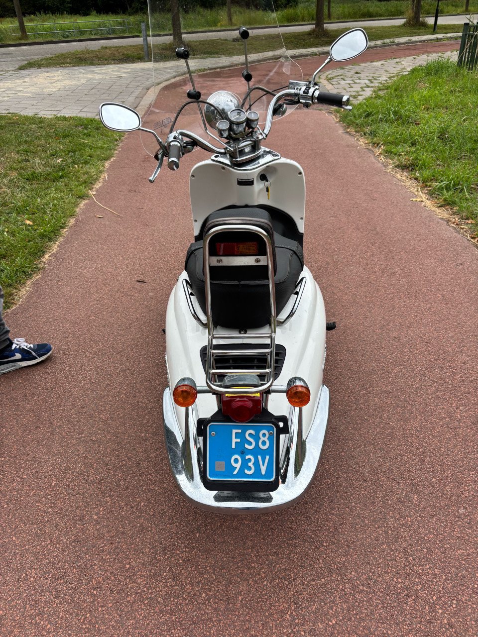 Grand Retro scooter