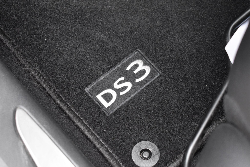 Ds Ds 3 1.2 puretech so chic | cruise control | climate control | navigatie