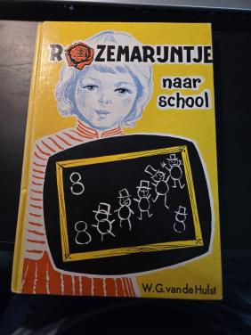 Kinderboek "Rozemarijntje naar school"  22e druk 1979