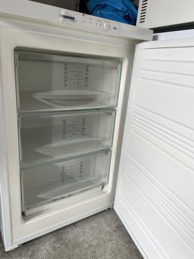 Liebherr tafelmodel vrieskast 85x55 cm. Vriezer inhoud 101 liter