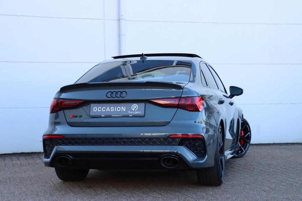 Audi Rs3 limousine 2.5 tfsi quattro | rs dynamic | keramisch | pano | bang 