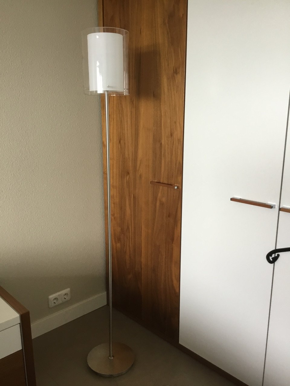Roestvrij stalen hanglamp en 2 bijbehorende staande lampen