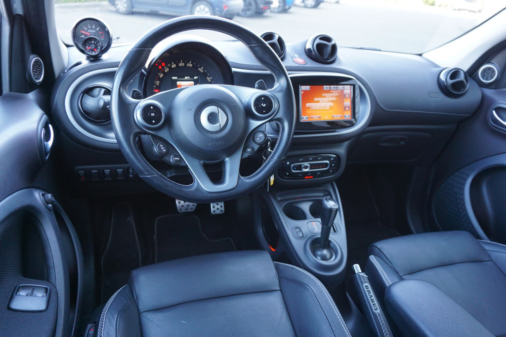 Smart Forfour 1.0 t brabus automaat panoramadak / navi / cruise / camera / 