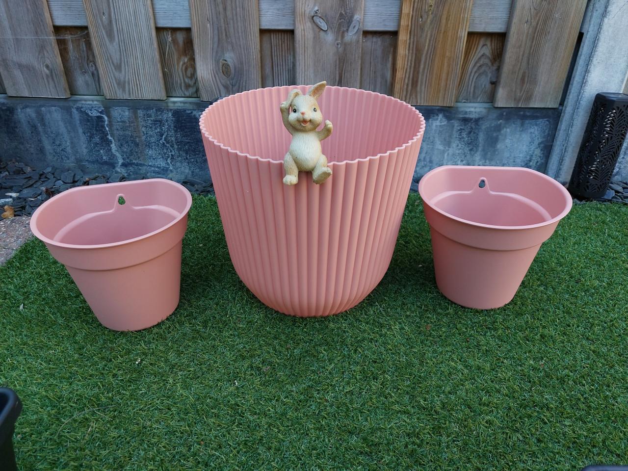 Pakket kunststof bloempotten in zeer goede staat