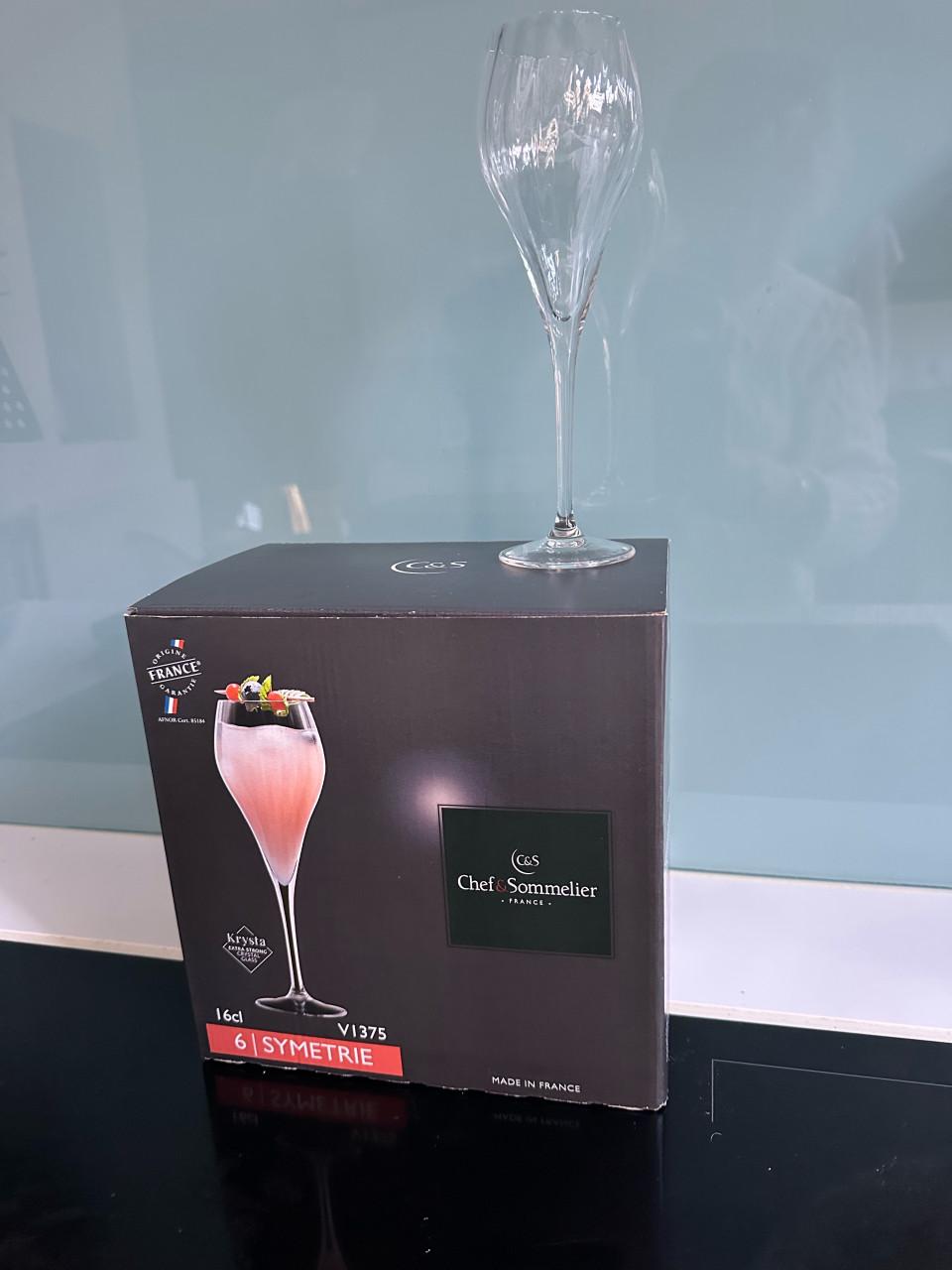 6 nieuwe champagneglazen