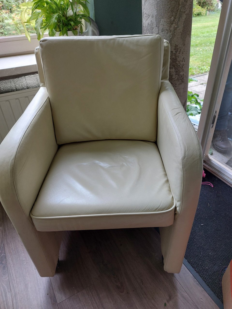 Creme leren stoel