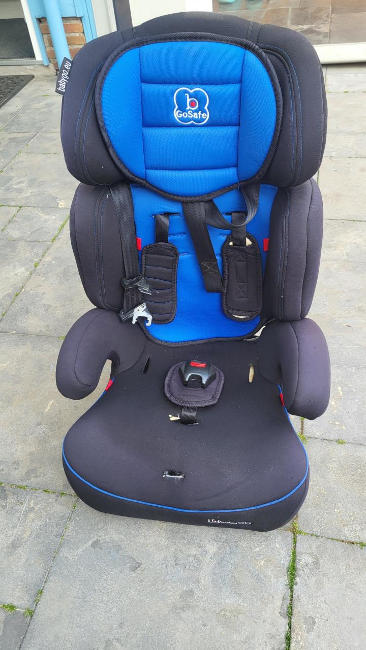 Kinderstoel voor in de auto