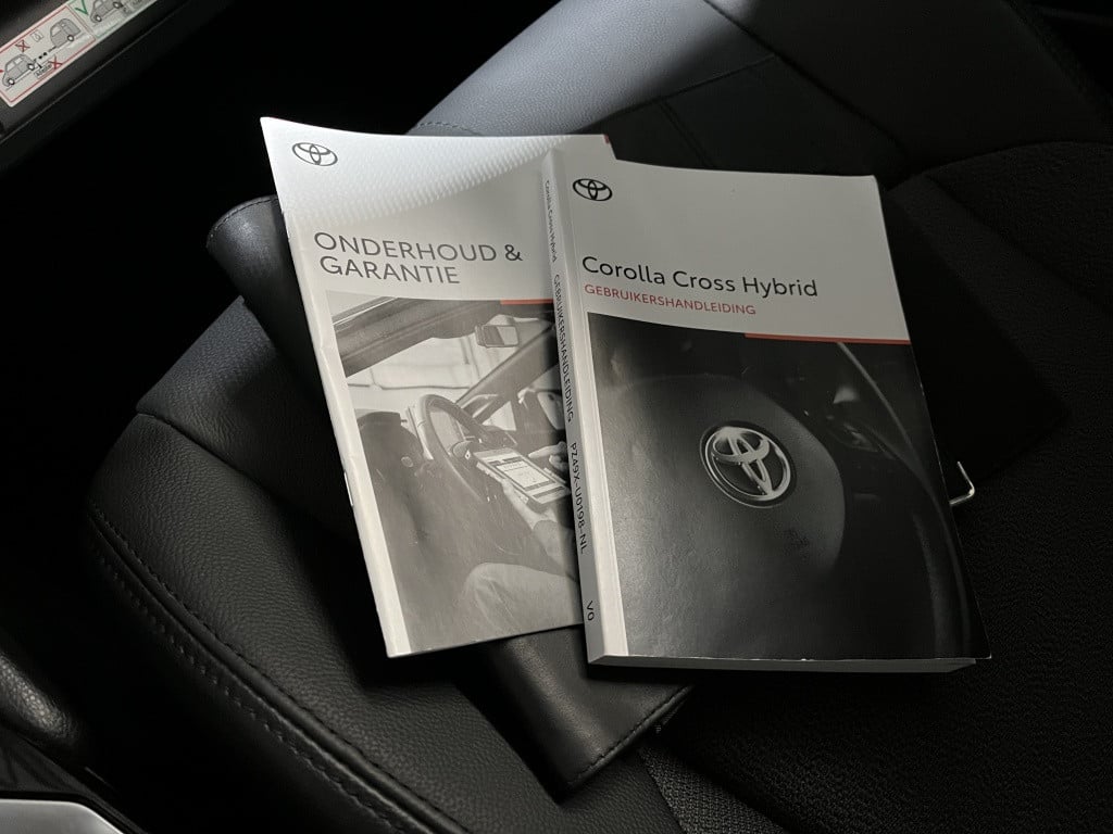 Toyota Corolla Cross 2.0 hp hybrid frist edition | bms | keyless | navi | t