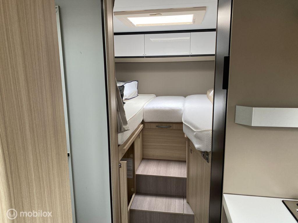 Adria Onbekend compact dl