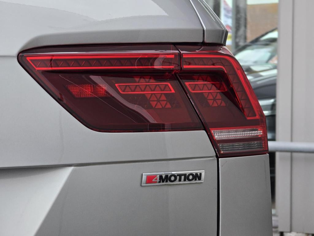Volkswagen Tiguan 1.4 tsi 4motion highline r-line 1800kg/leder/digital/r-li