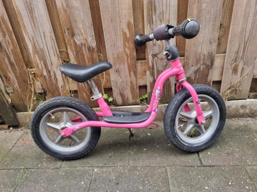 Loopfietsjes 12 inch .....& eentje 4 x 4 inch & met zijwieltjes